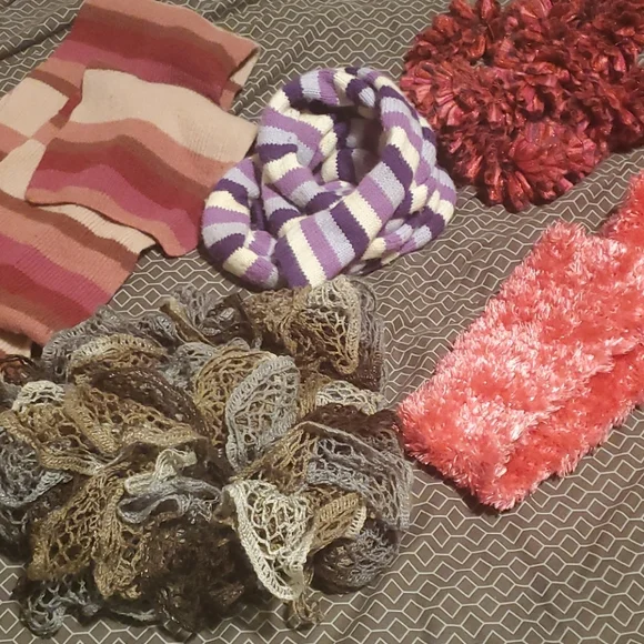 Ladies Scarf Bundle - Picture 1 of 17